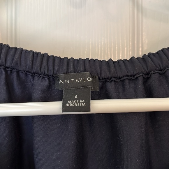 Ann Taylor Sleeveless Blouse - Picture 2 of 4